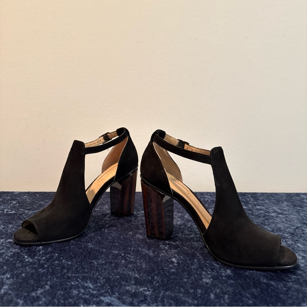 Antonio Melani Black Suede Shoes With Ankle Strap And Lacquered Wood Block Heels